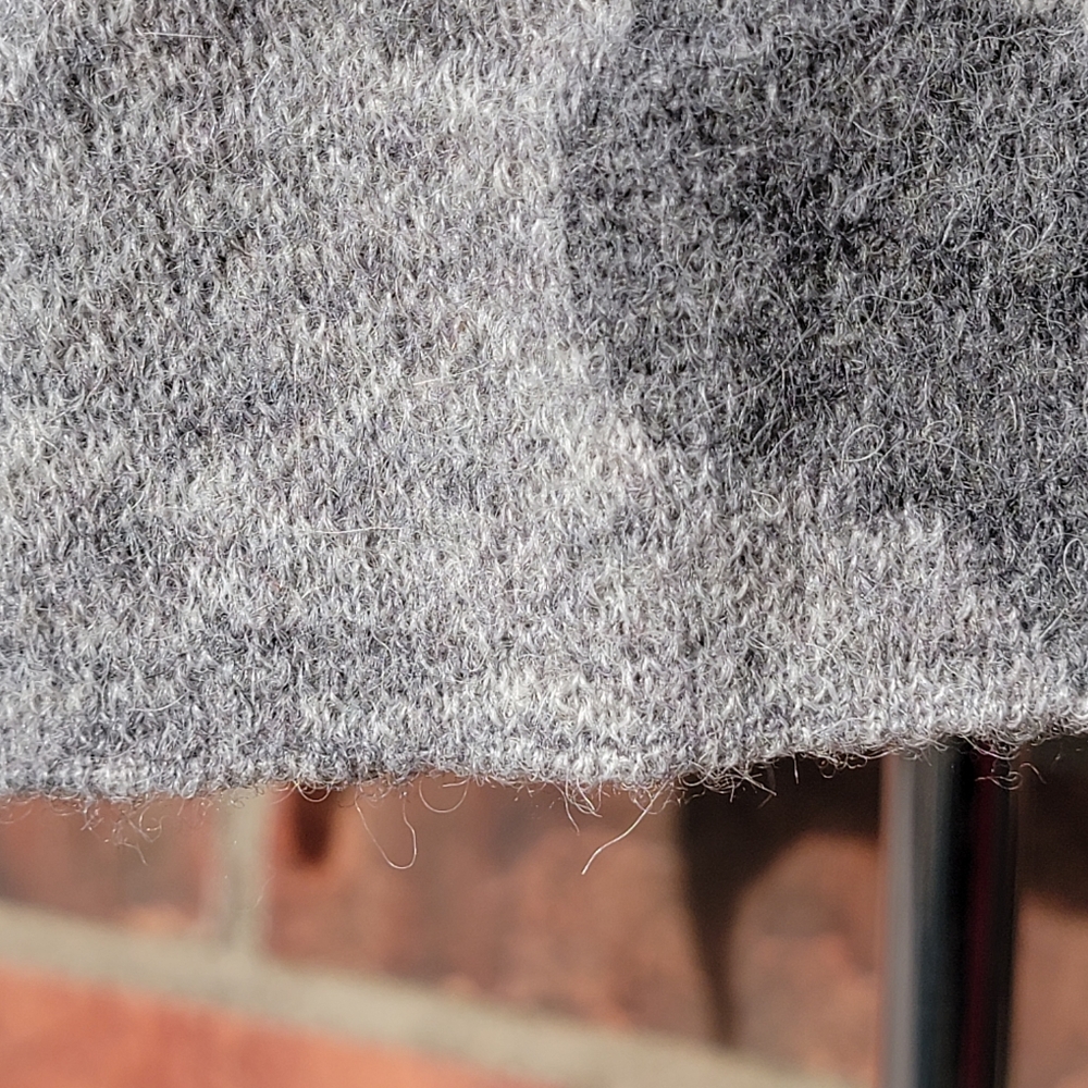 ATHLETA Undercover Camo Pullover Sweater Size M Gray Alpaca Hiking Climbing CYA - Picture 10 of 14